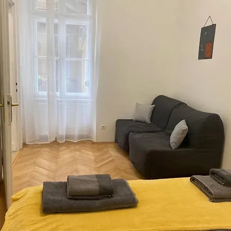 Dob 49 Renovated * Budapest